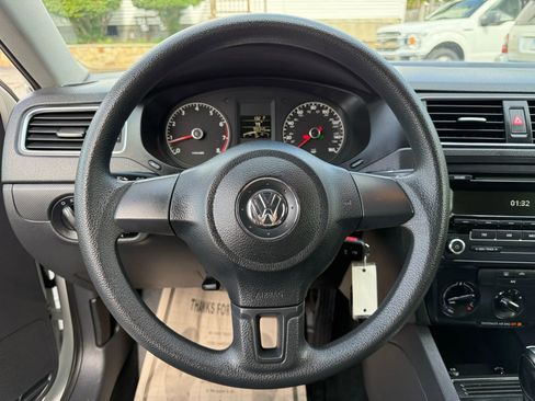 Used 2014 Volkswagen Jetta S image 24