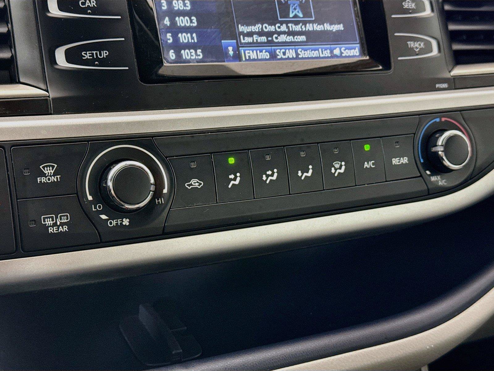 Used 2016 Toyota Highlander LE AWD/4WD image 21
