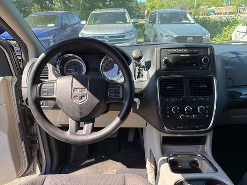 Used 2015 Dodge Grand Caravan SXT FWD image 24