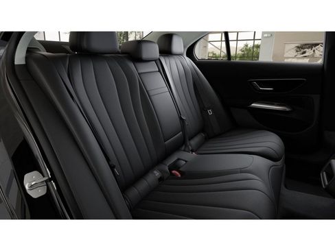 New 2026 Mercedes-Benz E 450 4MATIC Sedan image 5