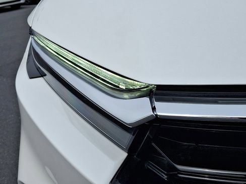 Used 2023 Honda CR-V EX image 9