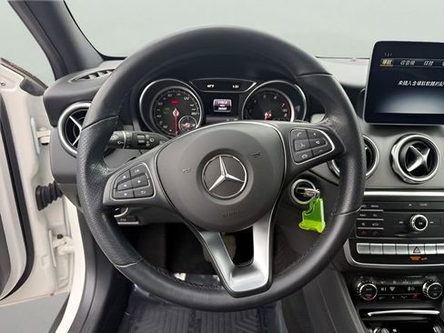 Used 2020 Mercedes-Benz GLA 250 4MATIC image 15