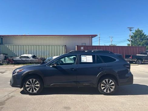 Used 2025 Subaru Outback Limited AWD/4WD image 4