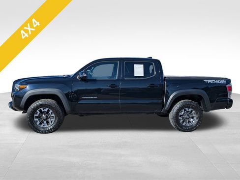 Used 2022 Toyota Tacoma TRD Off-Road w/ TRD Premium Off Road Package image 2