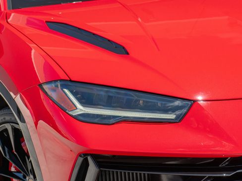 Used 2024 Lamborghini Urus S AWD/4WD image 32