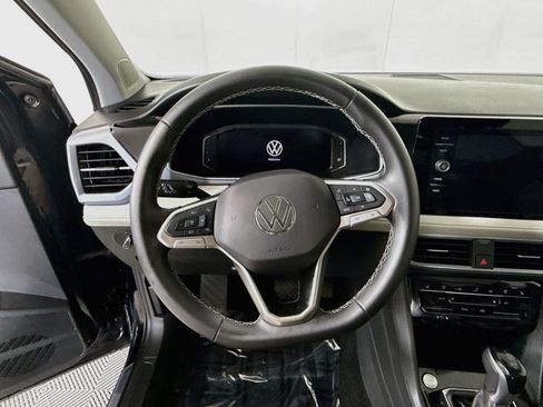 Used 2025 Volkswagen Taos SEL AWD/4WD image 14