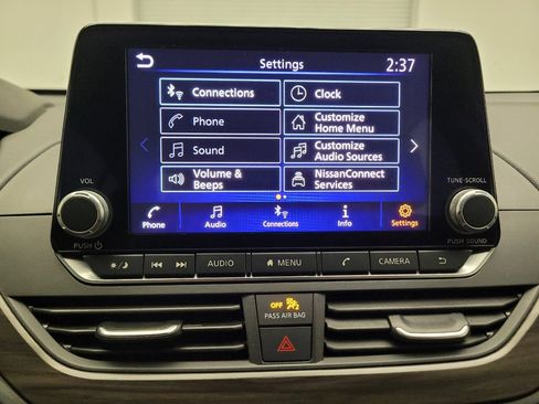 Used 2025 Nissan Altima 2.5 SV FWD image 25