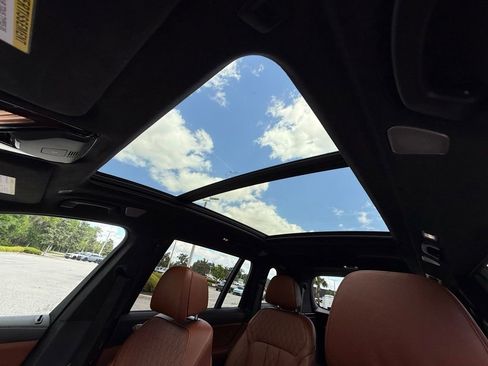 Certified 2024 BMW X7 xDrive40i image 21