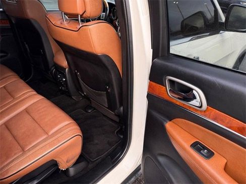 Used 2011 Jeep Grand Cherokee Overland image 13