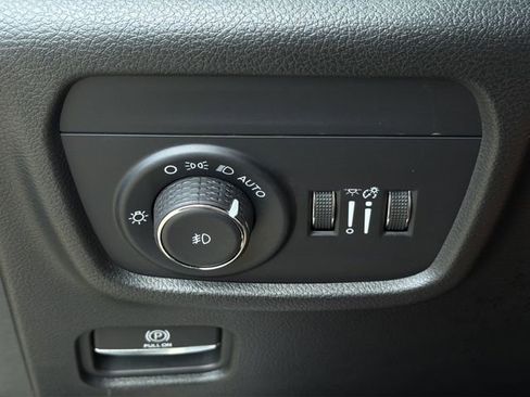 Used 2025 Jeep Grand Cherokee Summit AWD/4WD image 34