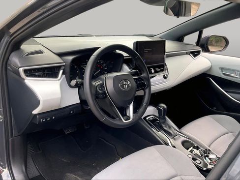Used 2025 Toyota Corolla SE FWD image 15