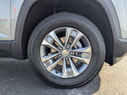 Used 2025 Chevrolet Equinox LT image 11