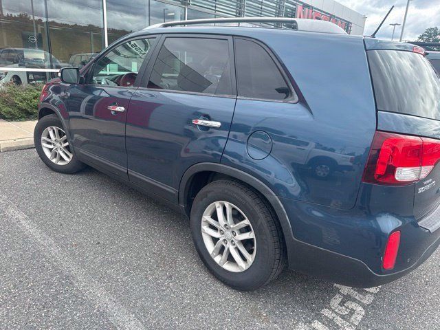 Used 2014 Kia Sorento LX FWD image 2