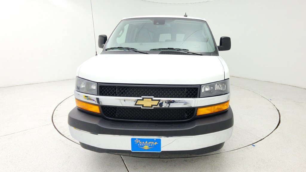 Used 2025 Chevrolet Express 3500 LT w/ LT Preferred Equipment Group RWD image 2