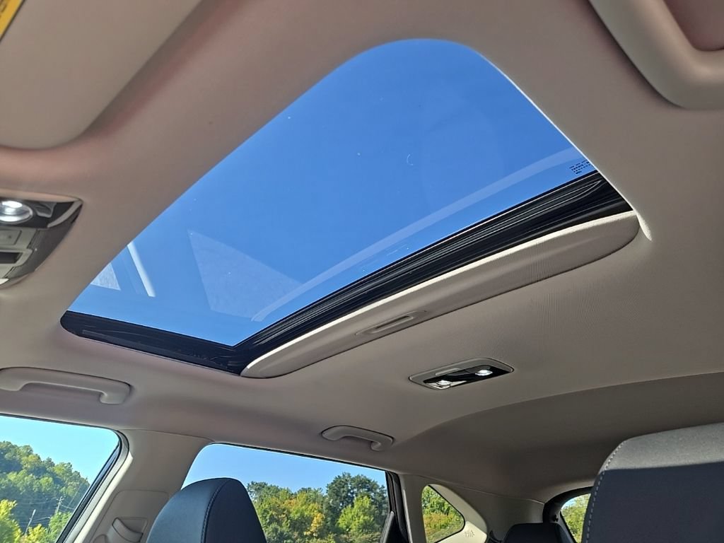 Used 2025 Kia Seltos EX w/ EX Sunroof Package FWD image 17