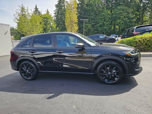 Used 2024 Honda HR-V Sport image 8