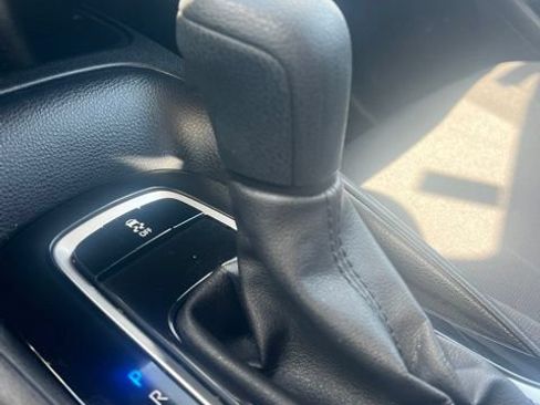 Used 2025 Toyota Corolla LE FWD image 17