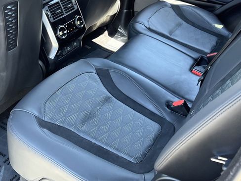 Used 2022 Land Rover Range Rover Sport SVR image 22