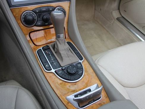 Used 2008 Mercedes-Benz SL 550 image 30