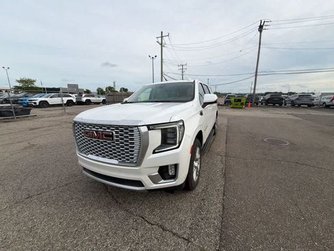 Used 2022 GMC Yukon XL Denali AWD/4WD image 1