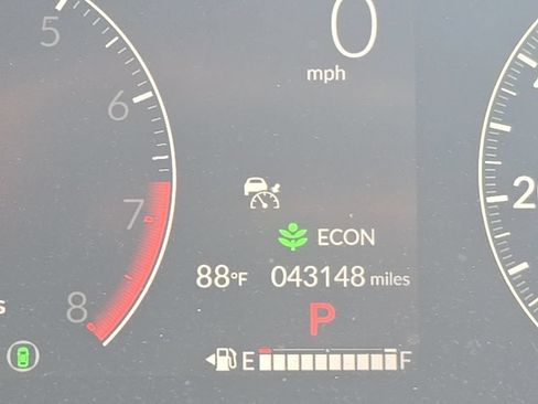 Used 2025 Honda HR-V LX image 8