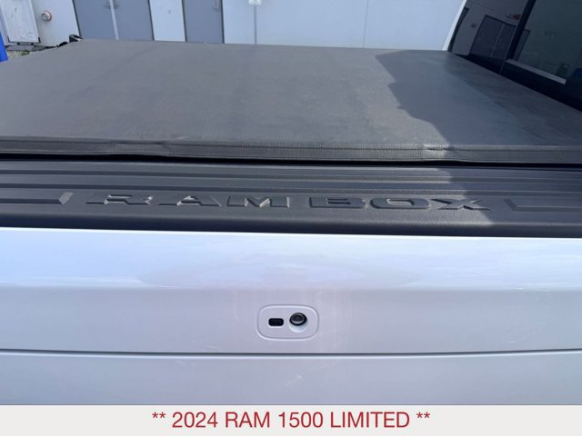 Used 2024 RAM 1500 Limited AWD/4WD image 12