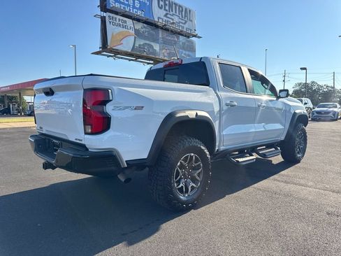 Used 2026 Chevrolet Colorado ZR2 w/ Technology Package AWD/4WD image 6