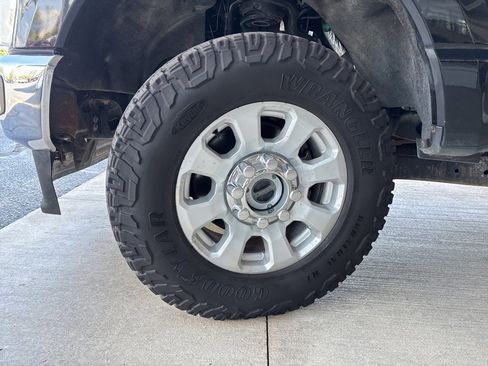 Used 2023 Ford F250 XLT image 36