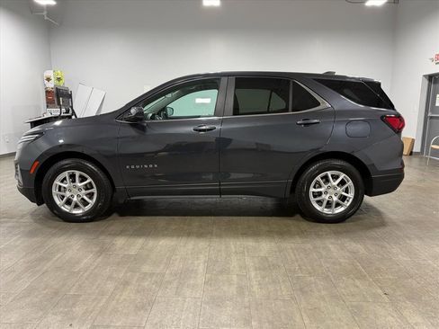 Used 2022 Chevrolet Equinox LT w/ Driver Convenience Package image 7