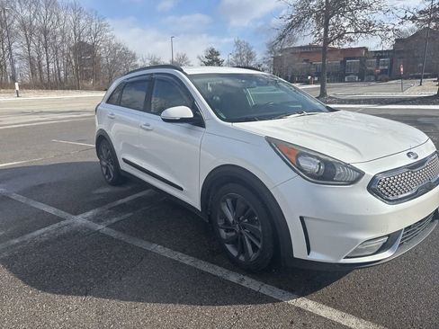 Used 2017 Kia Niro EX image 5