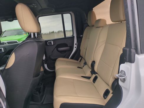 Used 2020 Jeep Gladiator Sport w/ Quick Order Package 24S image 15