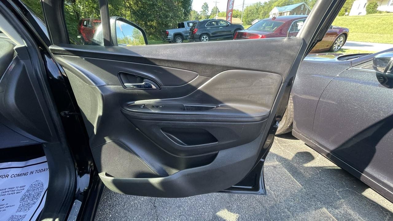 Used 2019 Buick Encore Essence AWD/4WD image 27