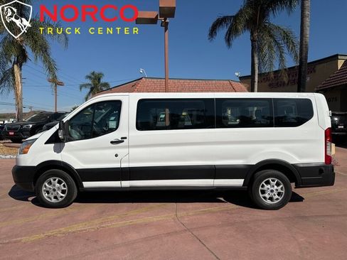 Used 2017 Ford Transit 350 XLT image 5