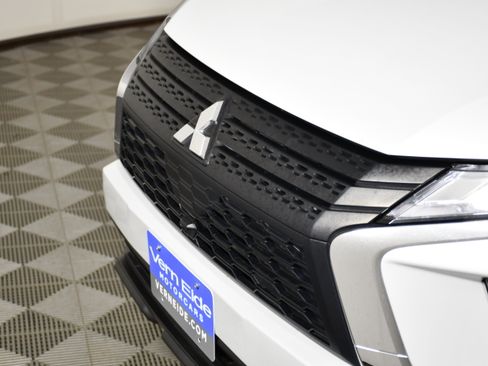 Used 2024 Mitsubishi Eclipse Cross ES AWD/4WD image 11