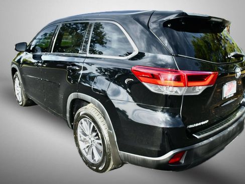 Used 2017 Toyota Highlander XLE w/ Protection Package #3 image 5