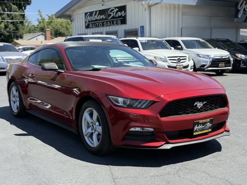 Used 2017 Ford Mustang Coupe RWD image 7