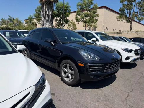 Used 2018 Porsche Macan Sport Edition AWD/4WD image 1