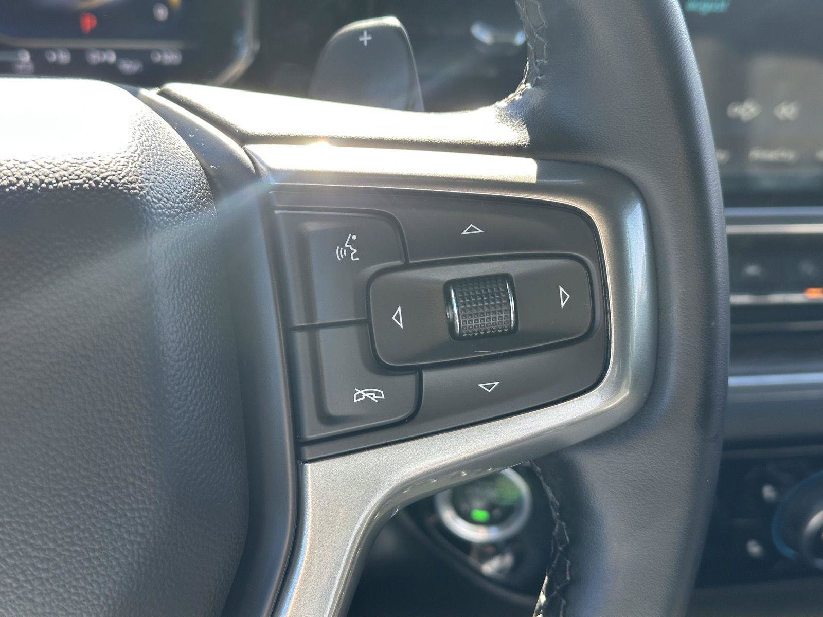 Used 2025 Chevrolet Silverado 1500 LT Trail Boss w/ Convenience Package II AWD/4WD image 19