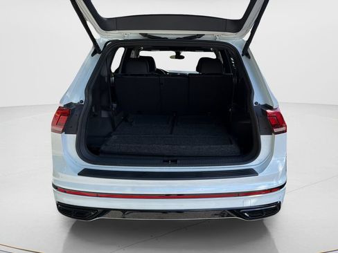 Used 2024 Volkswagen Tiguan SE R-Line FWD image 11