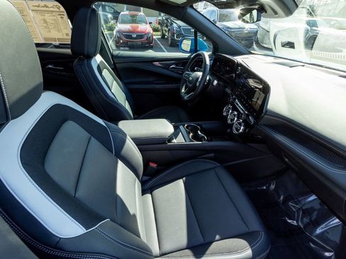 Used 2024 Chevrolet Blazer EV LT image 28