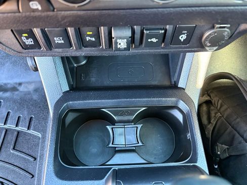 Used 2022 Toyota Tacoma TRD Off-Road w/ TRD Premium Off Road Package image 21