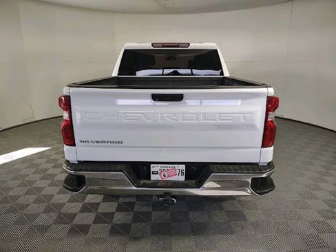 Used 2023 Chevrolet Silverado 1500 W/T w/ Trailering Package image 6