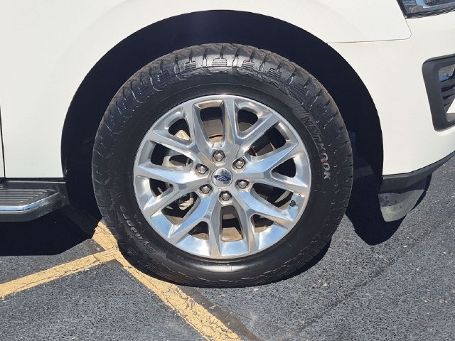 Used 2020 Ford Expedition XLT w/ Equipment Group 202A AWD/4WD image 10