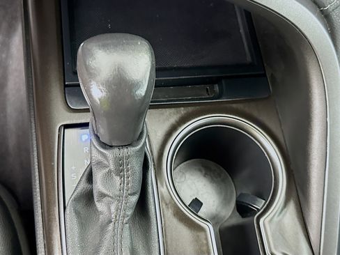 Used 2021 Toyota Camry SE w/ Convenience Package FWD image 19