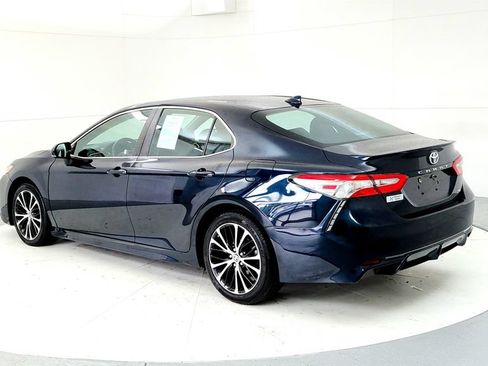 Used 2018 Toyota Camry SE w/ Audio Package FWD image 4