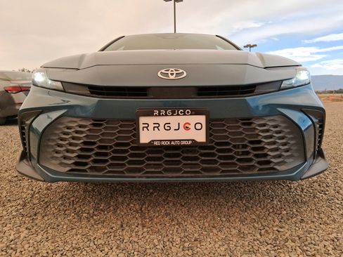 Used 2025 Toyota Camry SE w/ Convenience Package AWD/4WD image 6