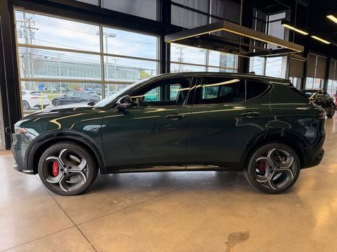 New 2026 Alfa Romeo Tonale w/ Quick Order Package 23H Volce AWD/4WD image 3