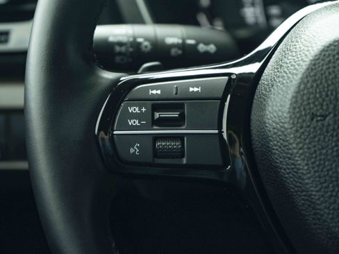 Certified 2025 Honda Pilot Elite image 21