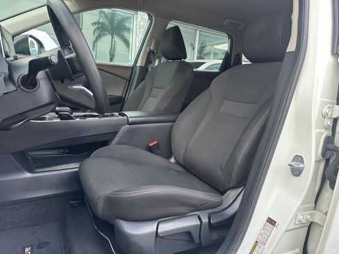Used 2023 Nissan Rogue S AWD/4WD image 11