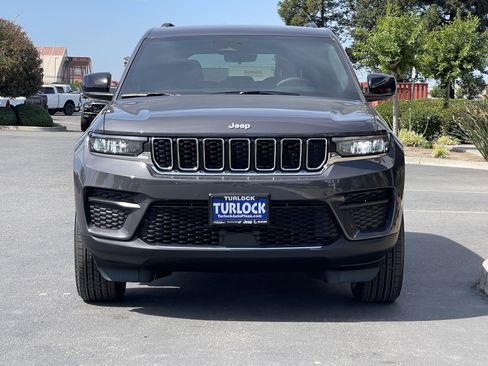 New 2026 Jeep Grand Cherokee Laredo RWD image 4